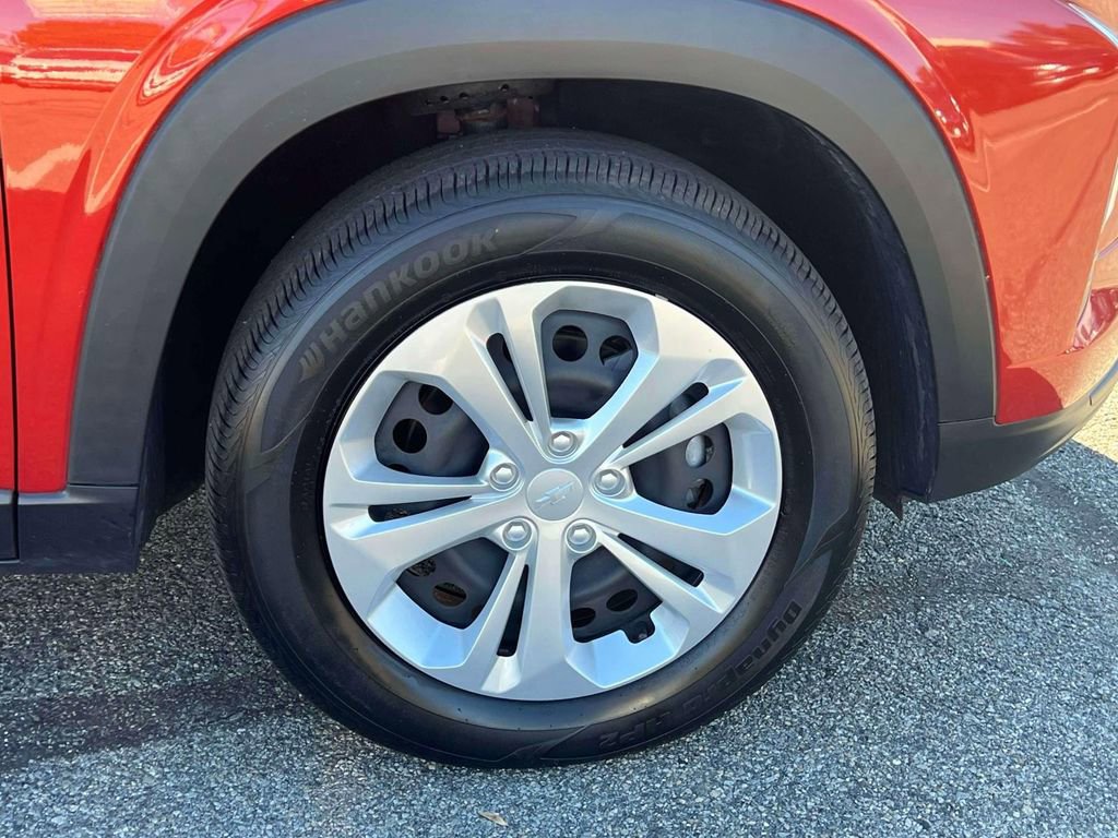 Used 2024 Chevrolet Trax LS FWD image 9