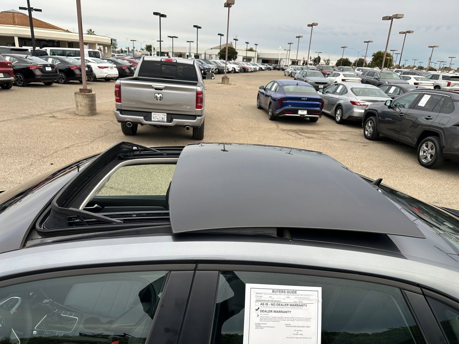 Used 2025 Volkswagen Jetta SE image 30