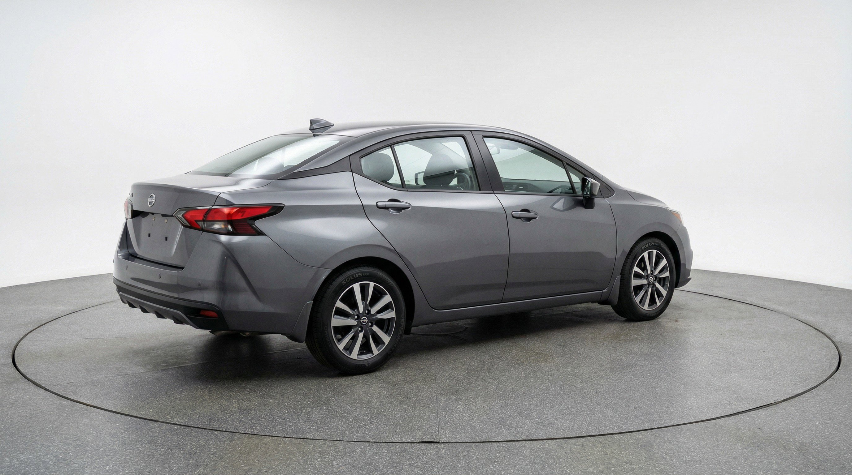 Used 2025 Nissan Versa SV image 9