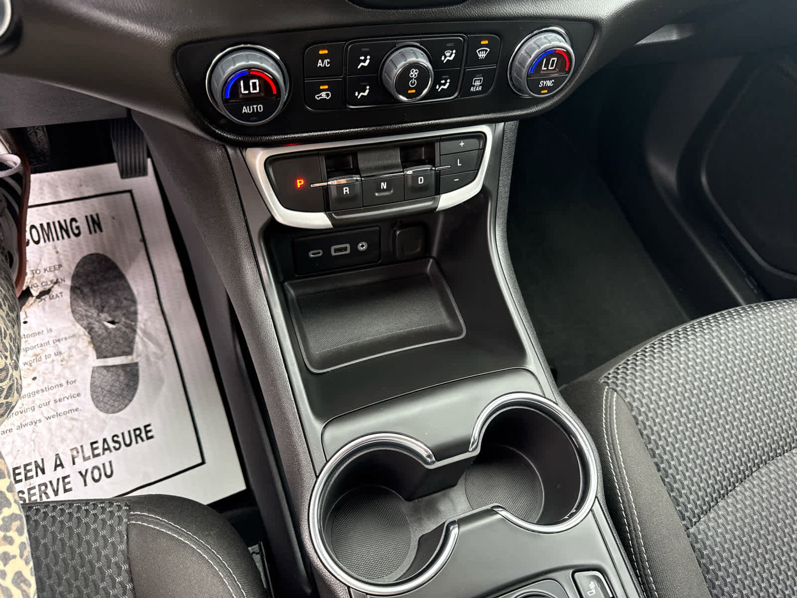 Used 2023 GMC Terrain SLE w/ Driver Convenience Package image 20