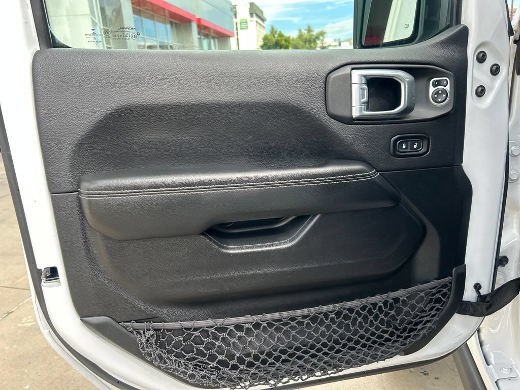 Used 2021 Jeep Gladiator Overland AWD/4WD image 11
