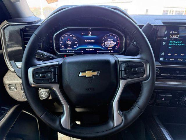 Used 2025 Chevrolet Silverado 2500 LT AWD/4WD image 12