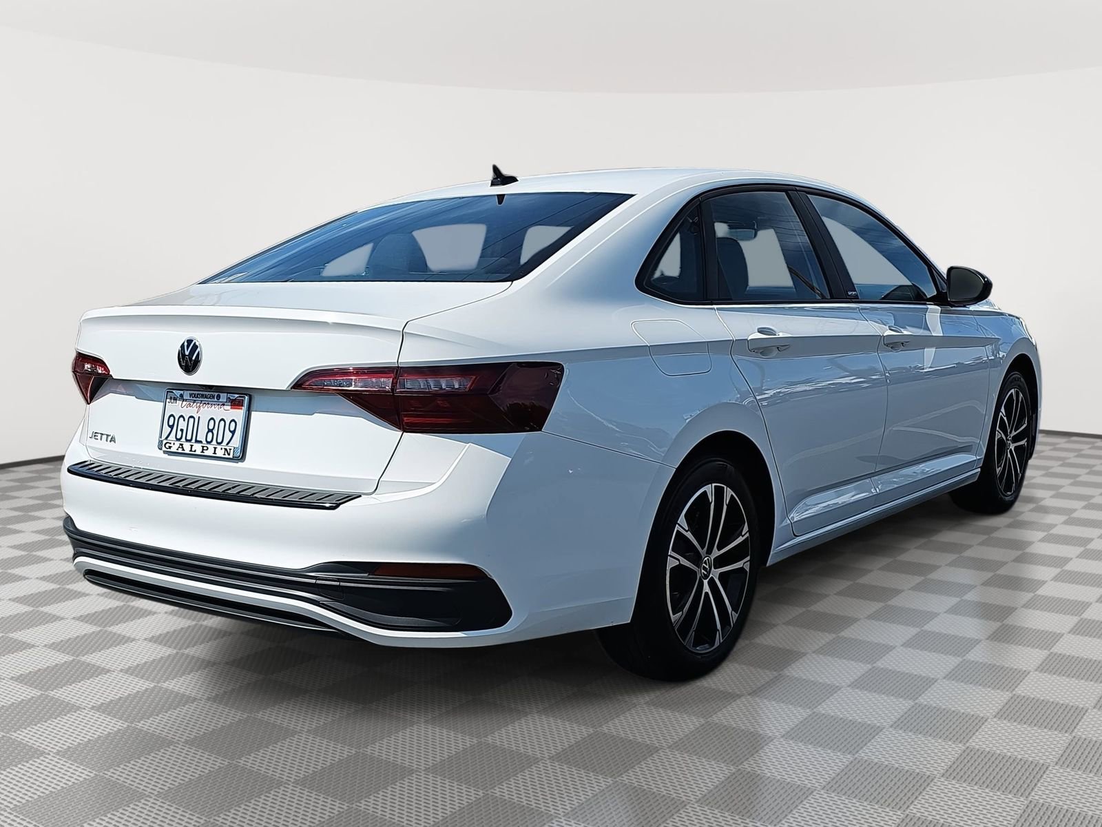 Used 2023 Volkswagen Jetta Sport image 5