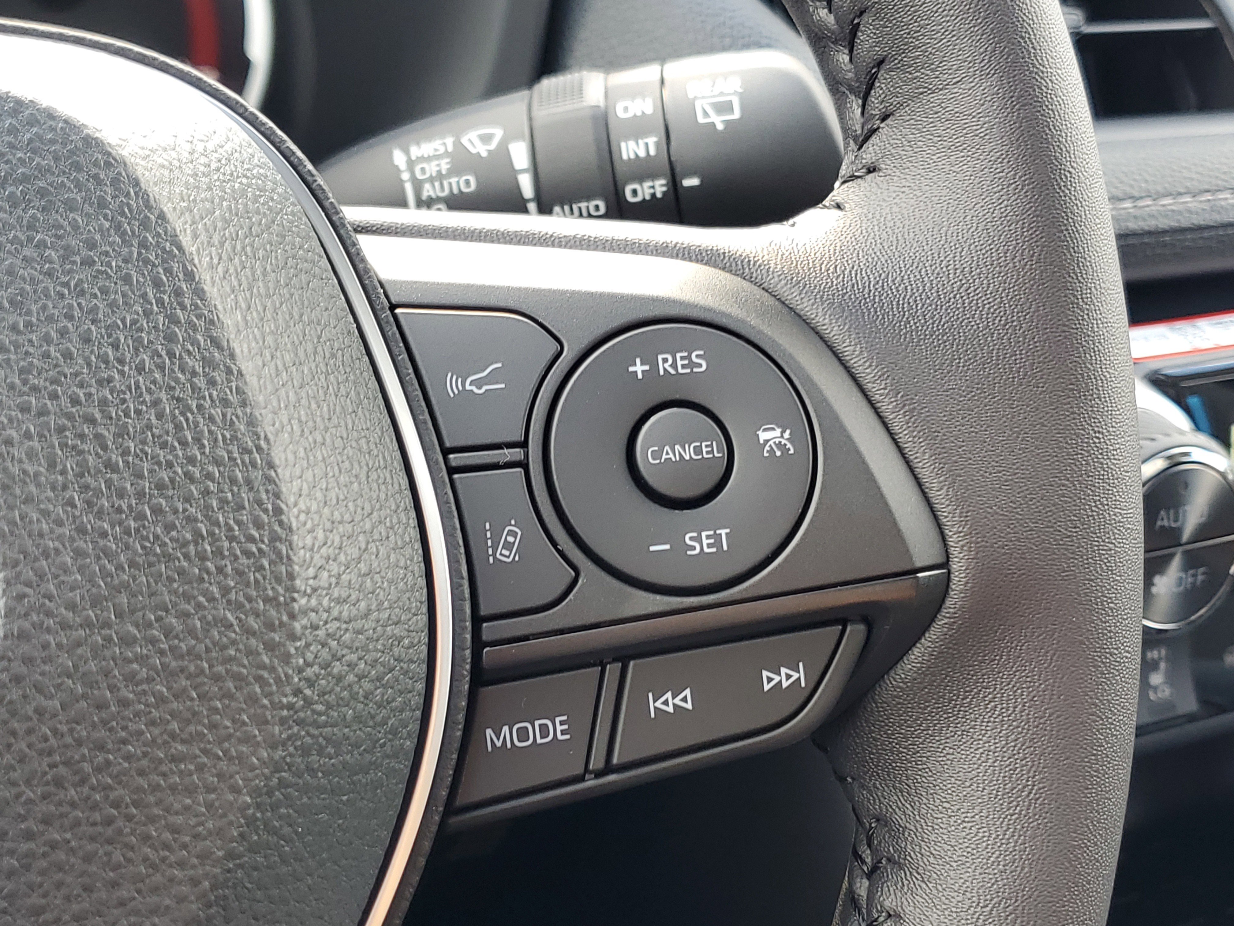 Used 2025 Toyota RAV4 XLE image 26