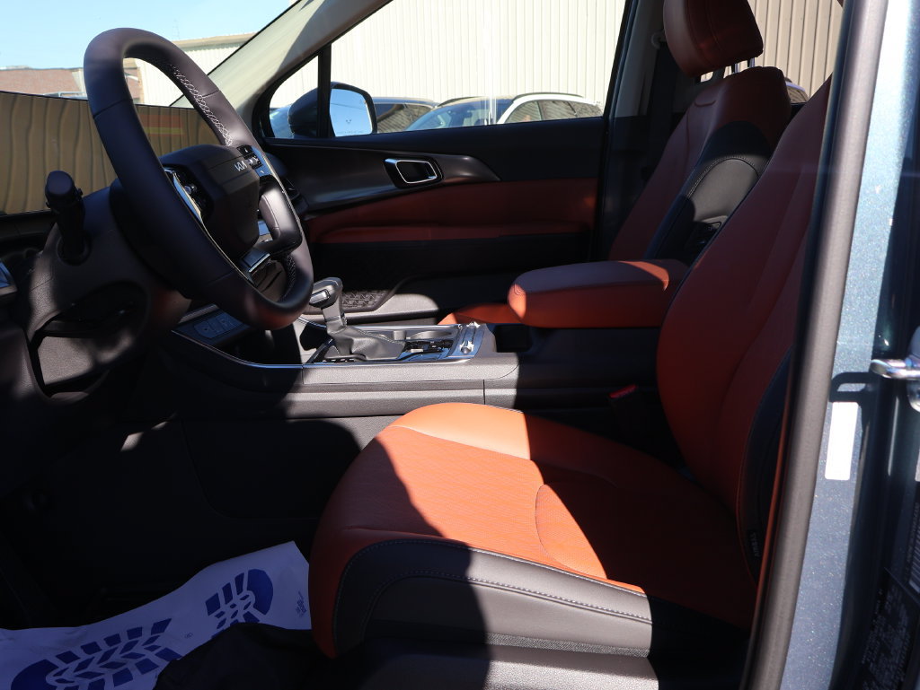 New 2027 Kia Carnival SX w/ Dark Edition Package FWD image 23