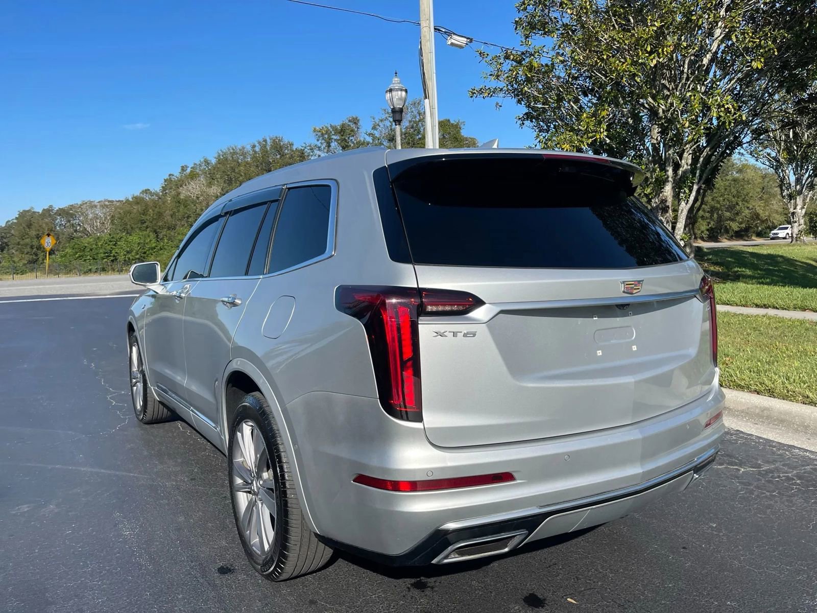 Used 2020 Cadillac XT6 Premium Luxury image 4