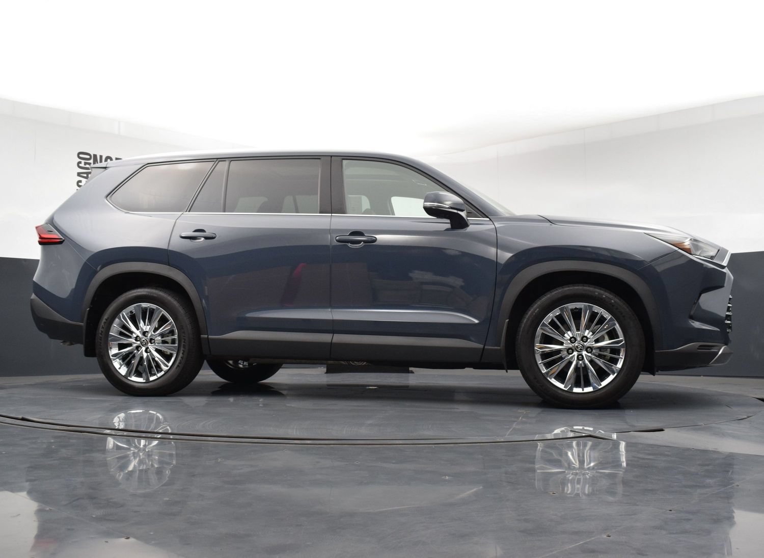Used 2025 Toyota Grand Highlander AWD image 39