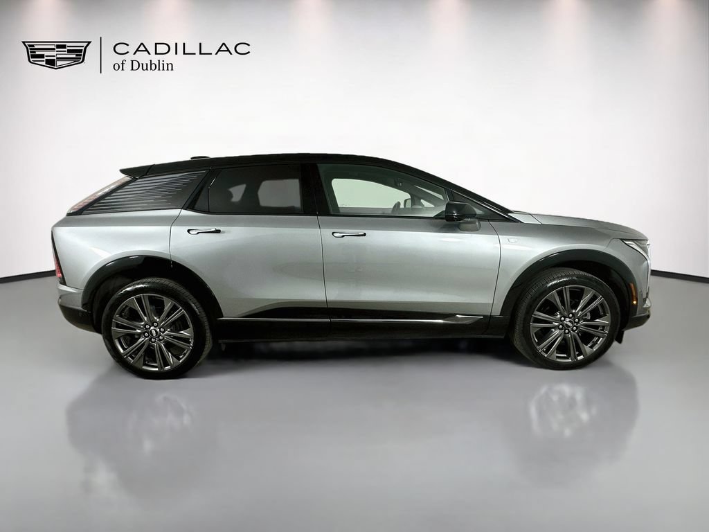 Certified 2025 Cadillac Optiq Sport 2 AWD/4WD image 4