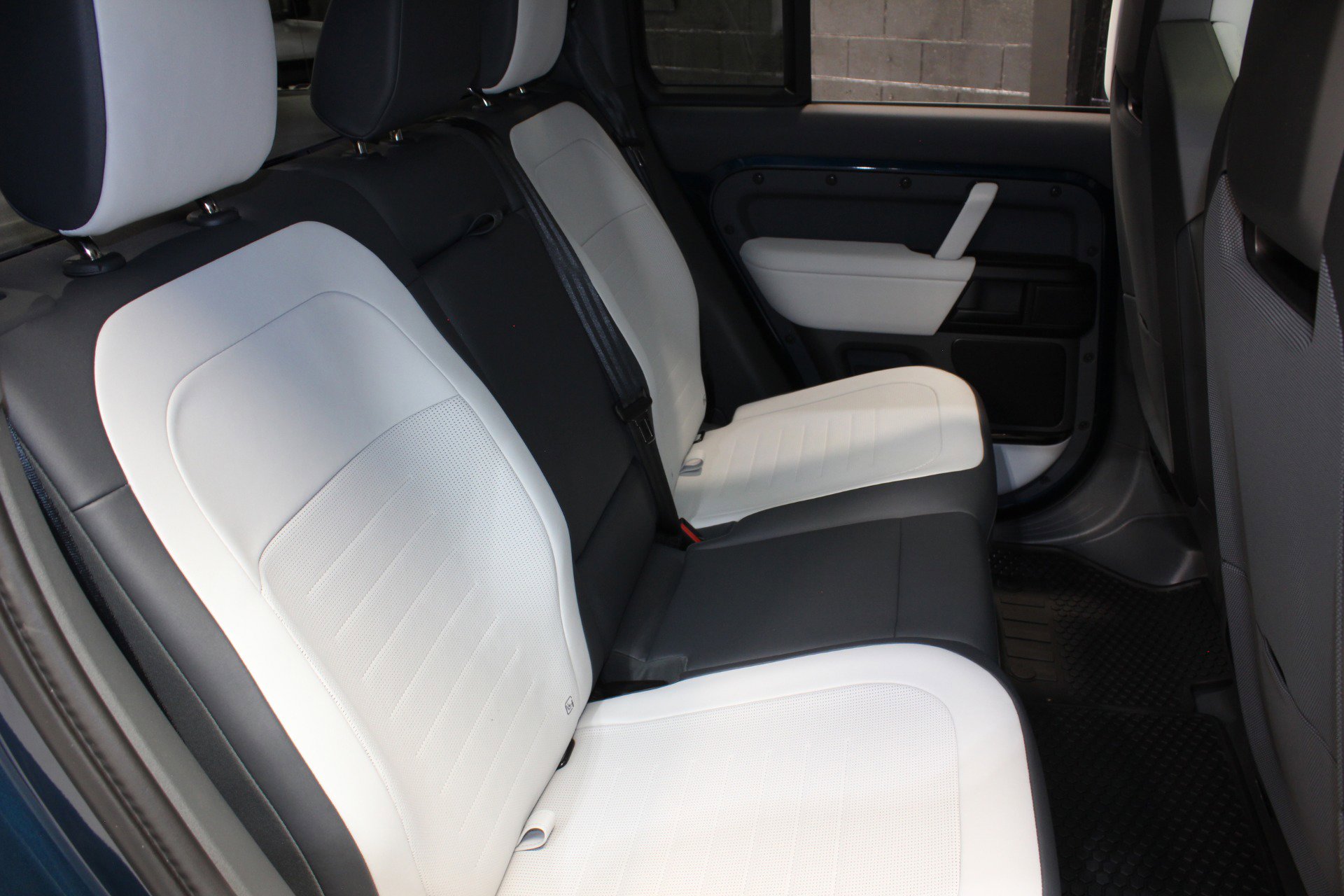 Used 2026 Land Rover Defender 110 OCTA image 53