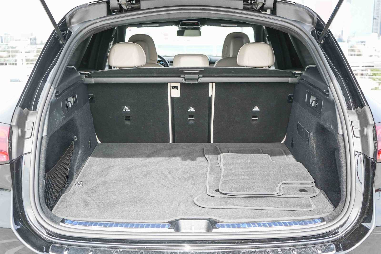 Used 2024 Mercedes-Benz GLC 300 4MATIC image 34