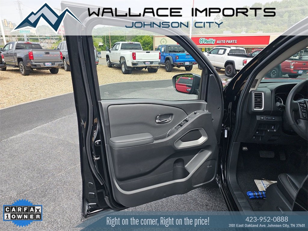 Used 2024 Nissan Frontier SL image 22