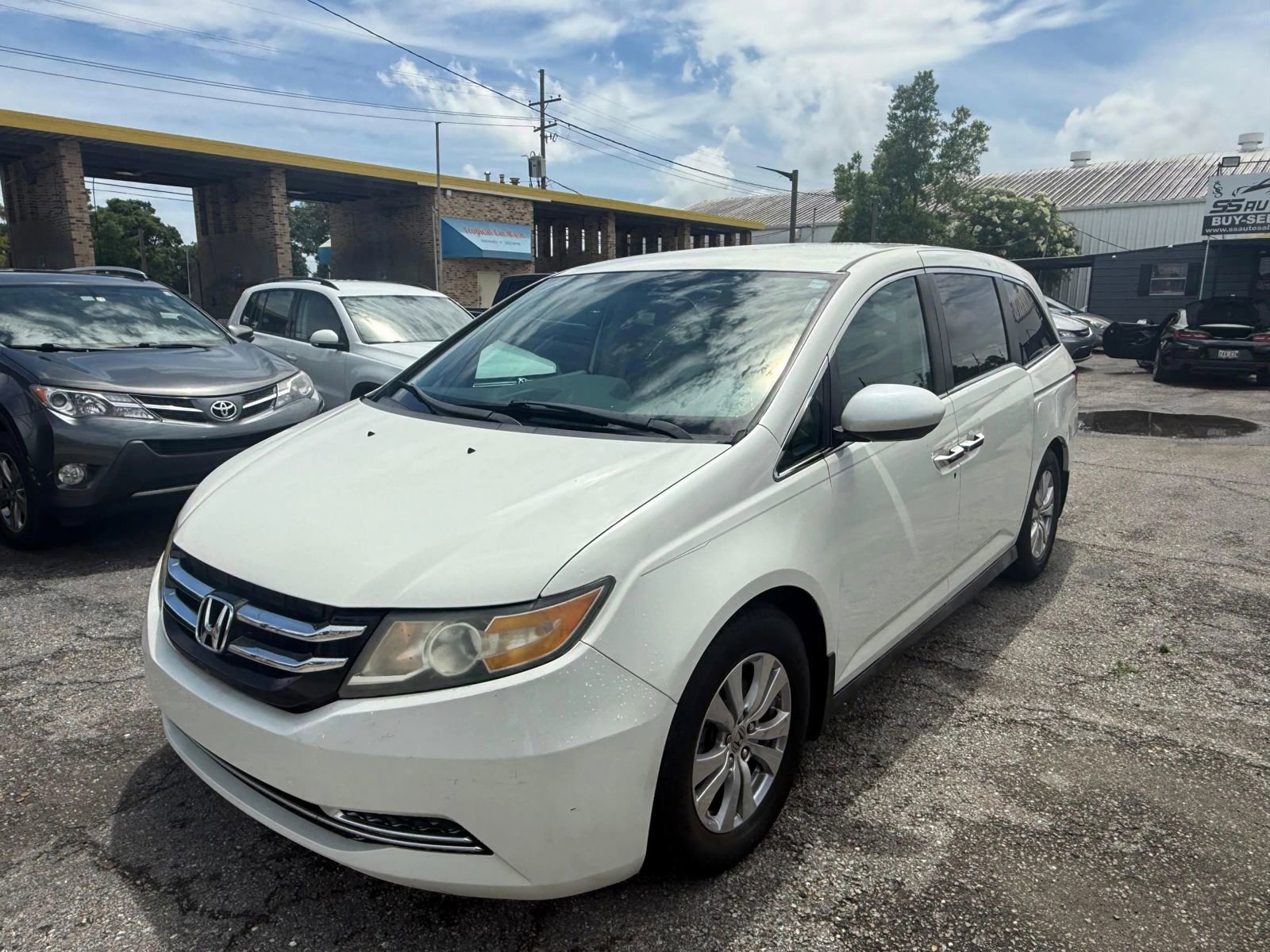 Used 2014 Honda Odyssey EX image 2