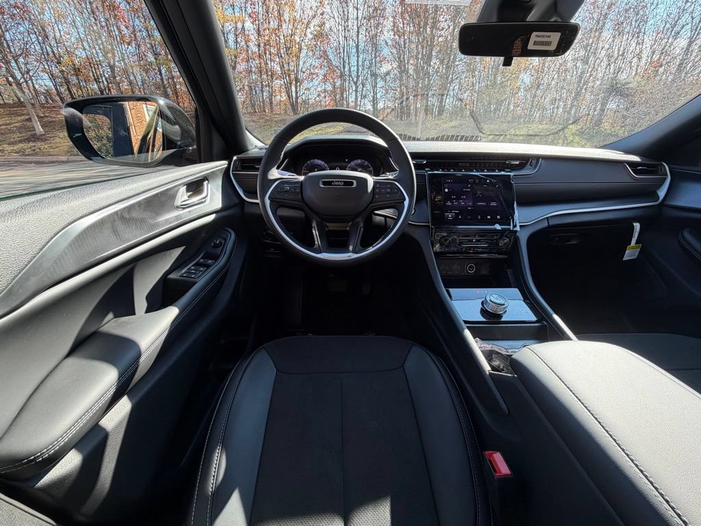 New 2025 Jeep Grand Cherokee L Laredo AWD/4WD image 14