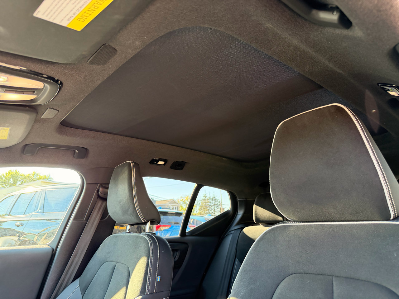 Used 2022 Volvo XC40 P8 Recharge Plus image 36