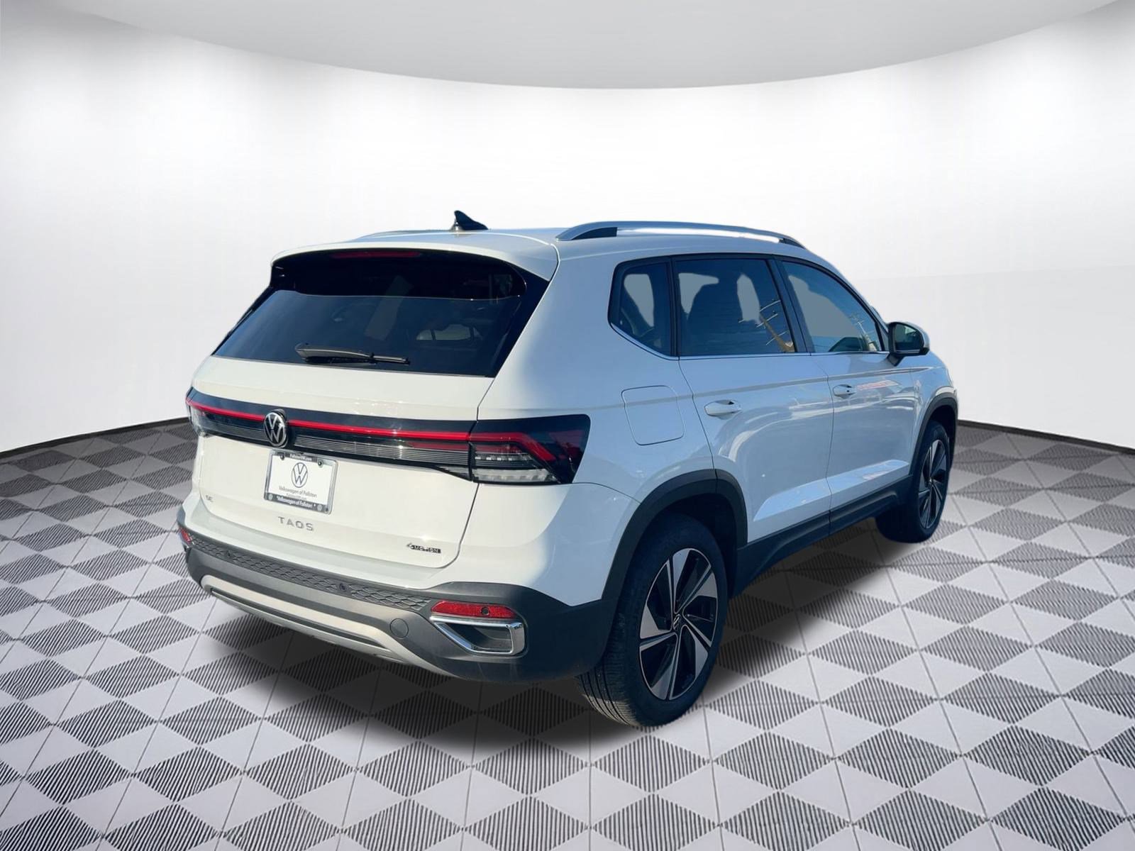 Certified 2025 Volkswagen Taos SE w/ Panoramic Sunroof Package AWD/4WD image 7