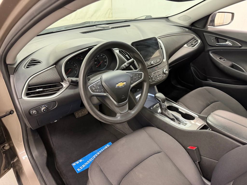 Used 2022 Chevrolet Malibu LT FWD image 19