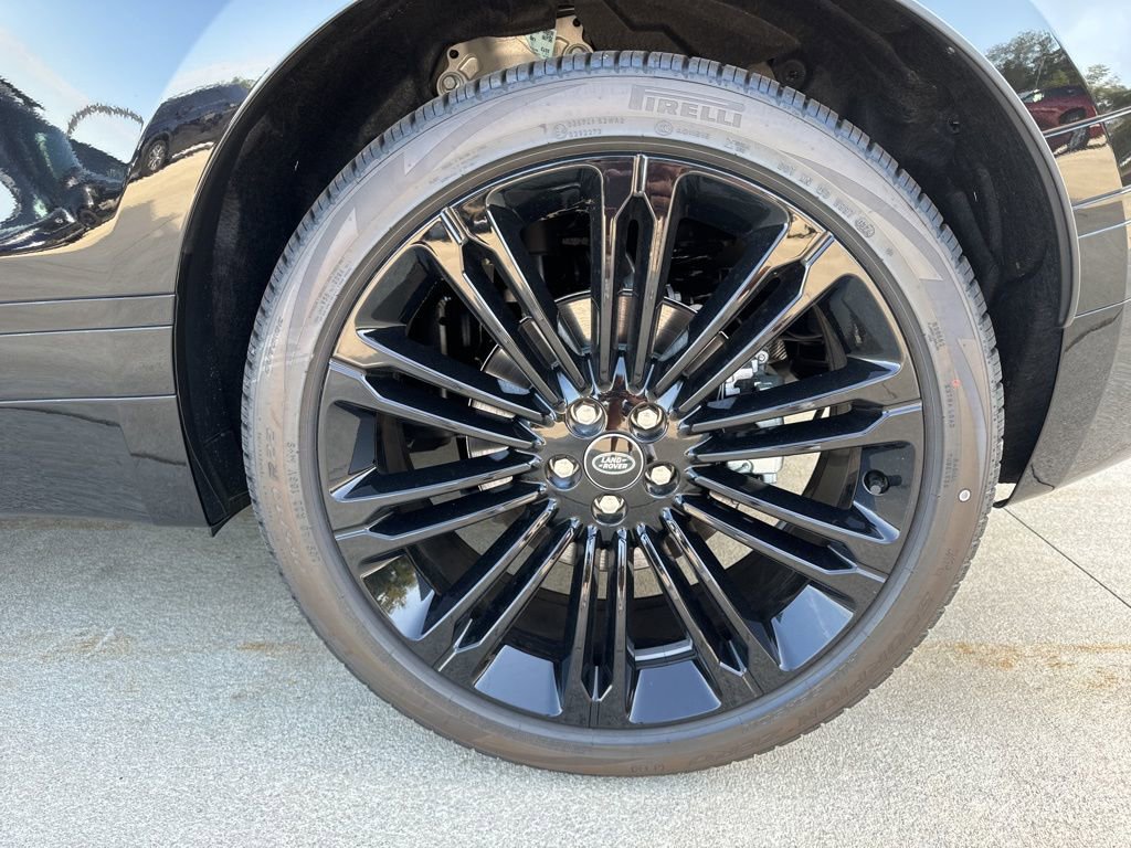 New 2025 Land Rover Range Rover Velar Dynamic SE image 25