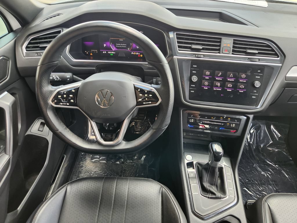 Used 2022 Volkswagen Tiguan SE R-Line FWD image 28