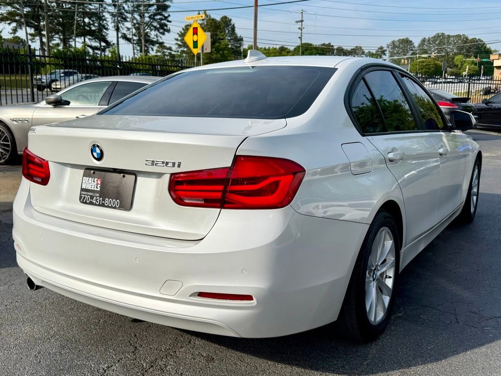 Used 2018 BMW 320i Sedan RWD image 8