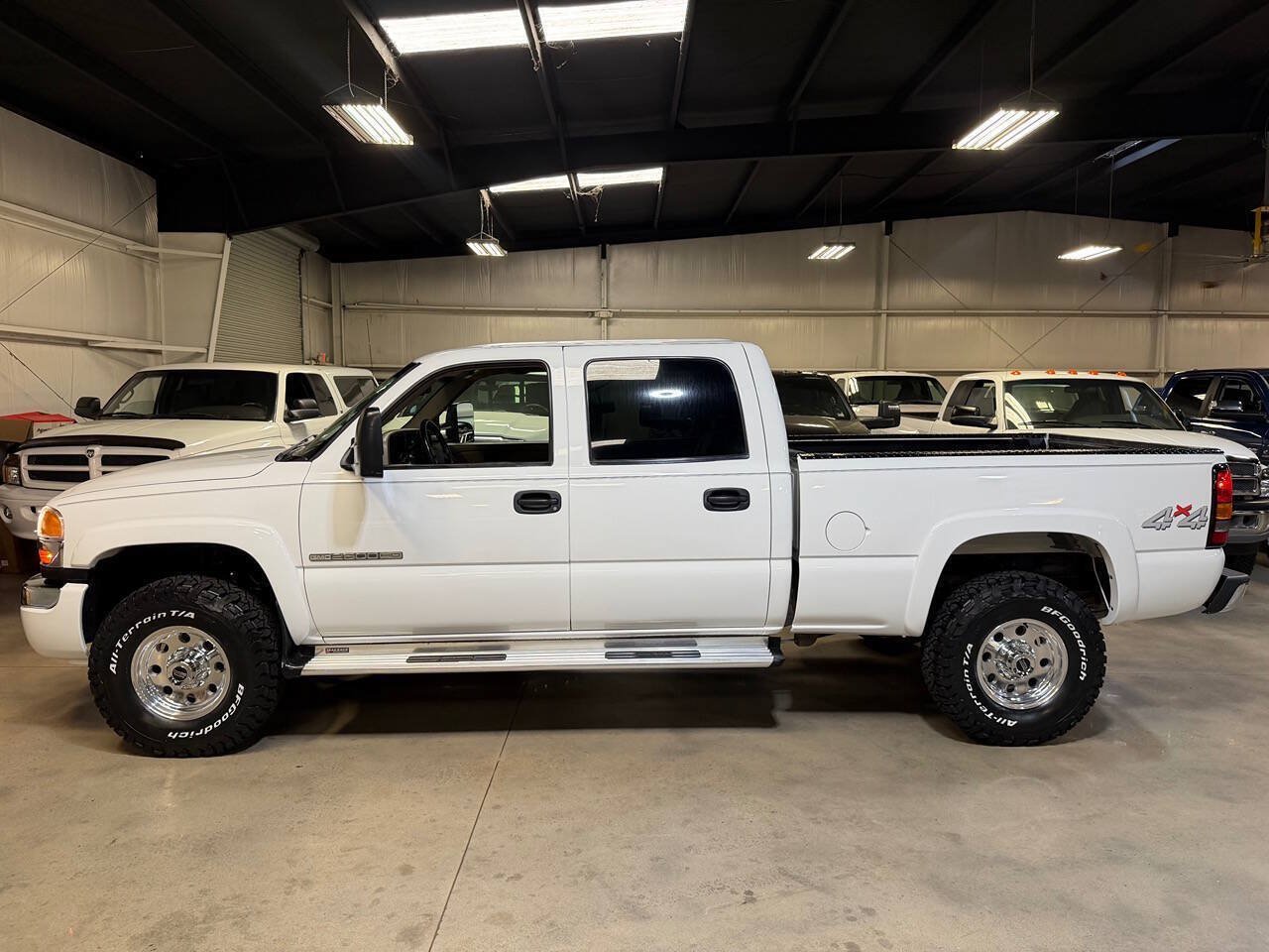 Used 2006 GMC Sierra 2500 SLE w/ Heavy-Duty Power Package AWD/4WD image 13