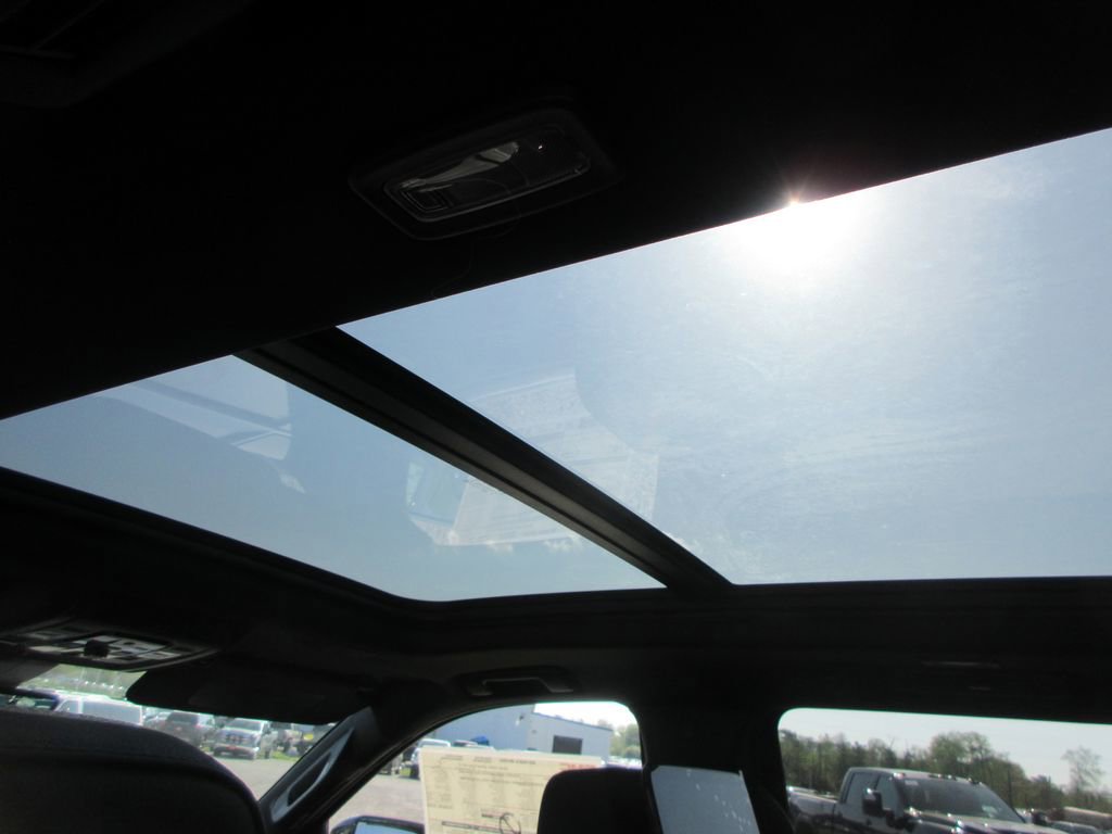 New 2026 GMC Yukon XL Denali w/ Denali Reserve Package AWD/4WD image 14