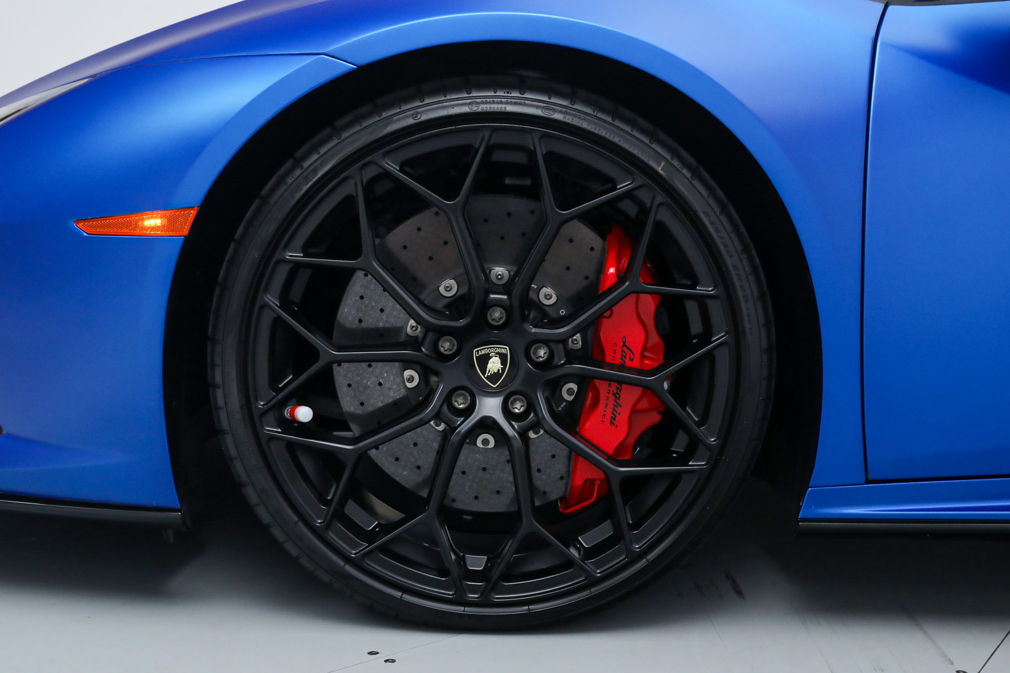 Used 2021 Lamborghini Huracan EVO RWD image 41