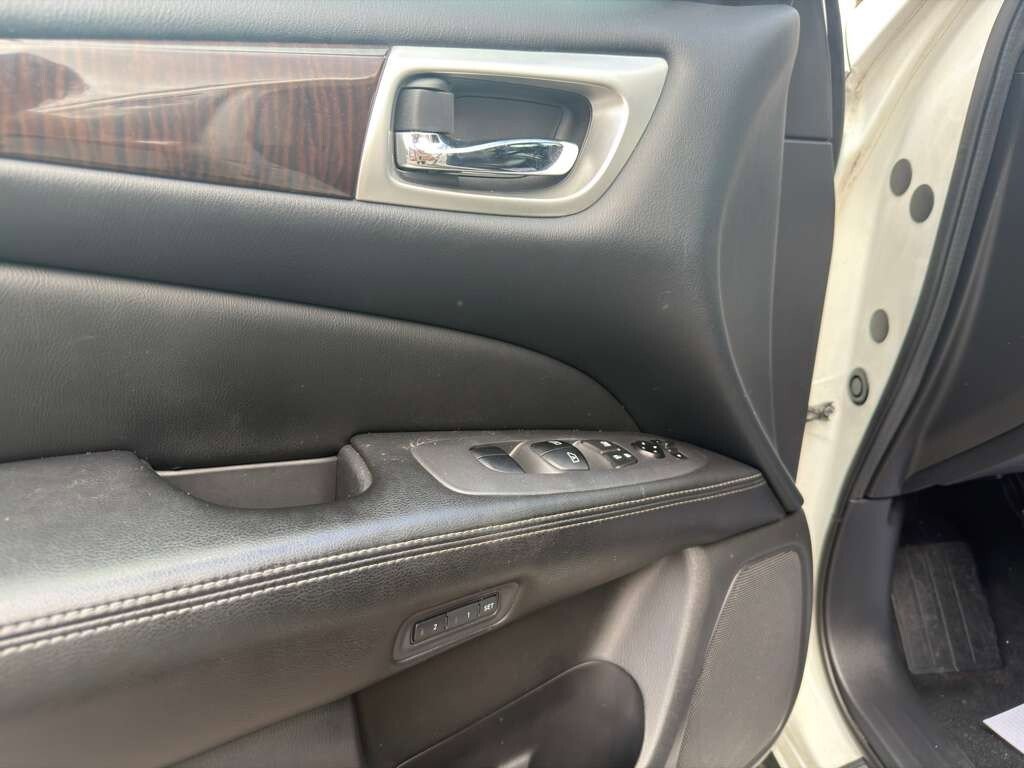 Used 2014 Nissan Pathfinder Platinum w/ Platinum Premium Package image 9