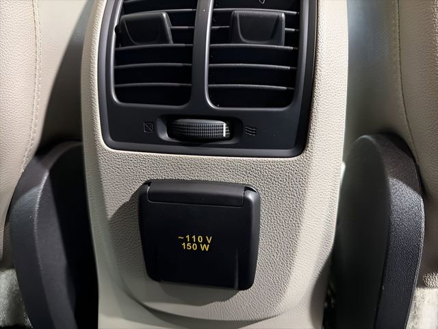 Used 2017 Ford Escape Titanium image 32