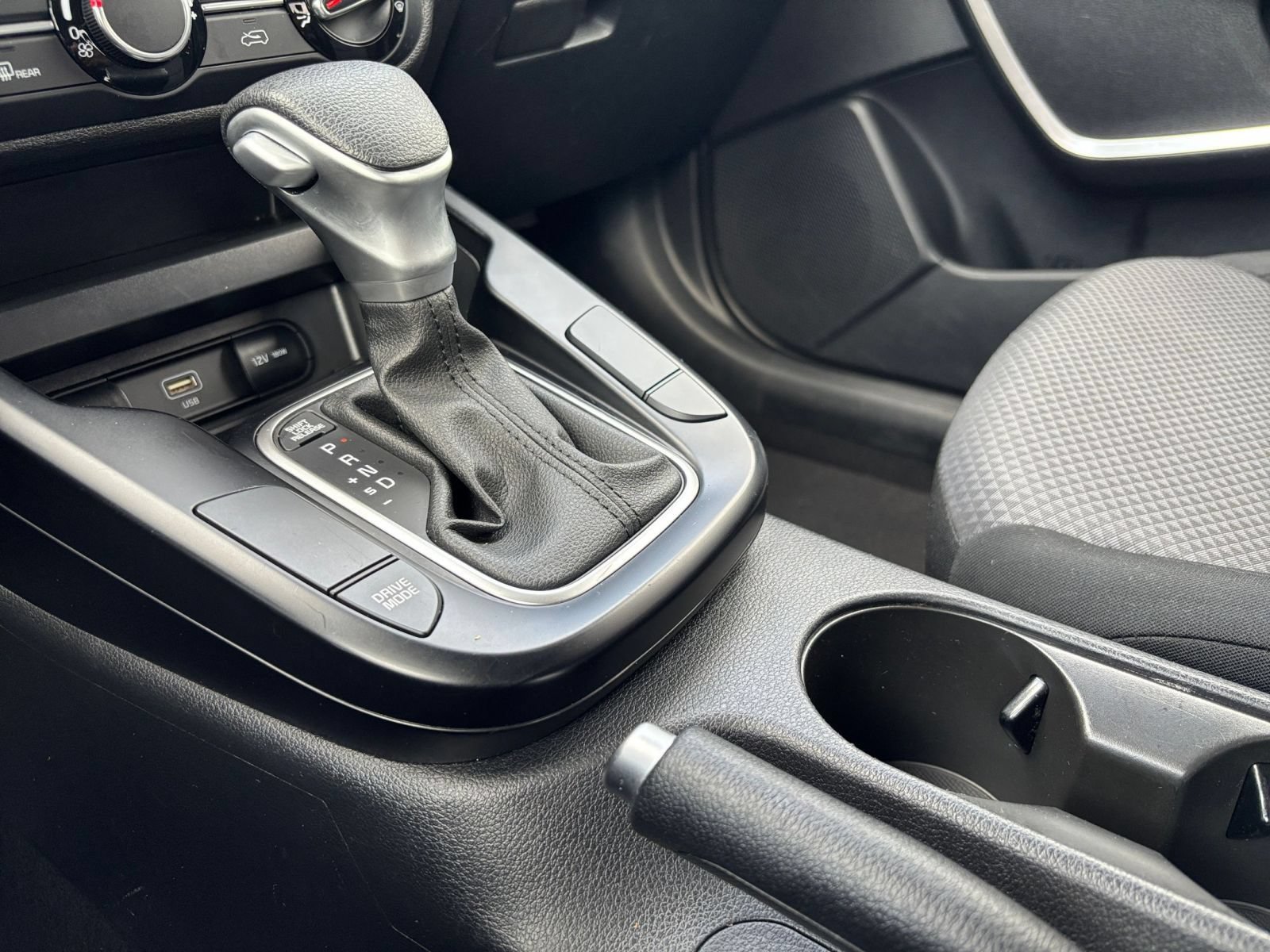Used 2025 Kia Soul LX w/ LX Technology Package FWD image 39