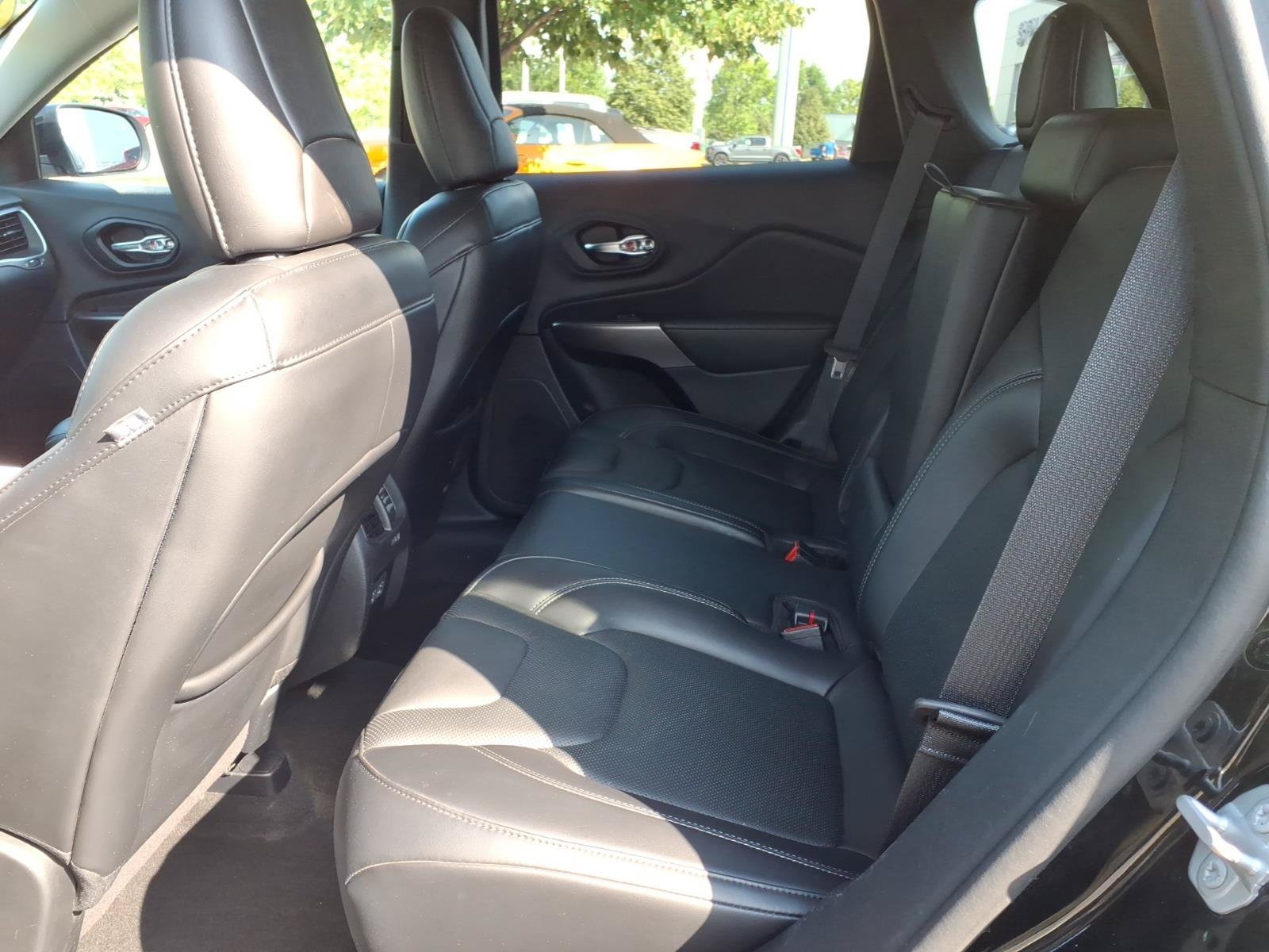 Used 2021 Jeep Cherokee Latitude Lux AWD/4WD image 6