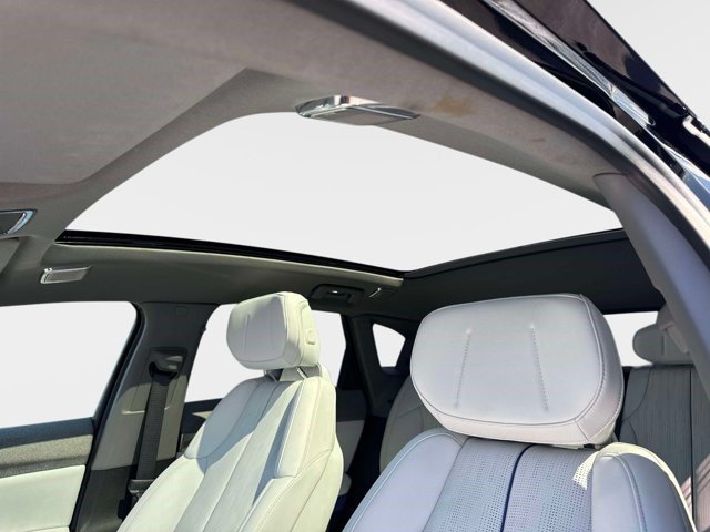 Certified 2025 Cadillac Optiq Sport 2 AWD/4WD image 20