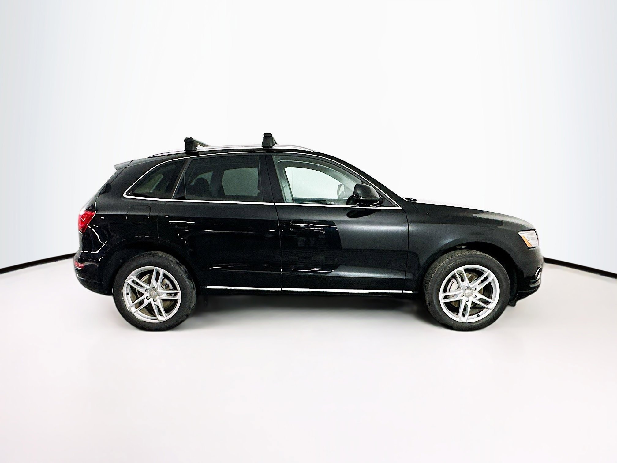 Used 2017 Audi Q5 2.0T Premium Plus w/ Technology Package image 10