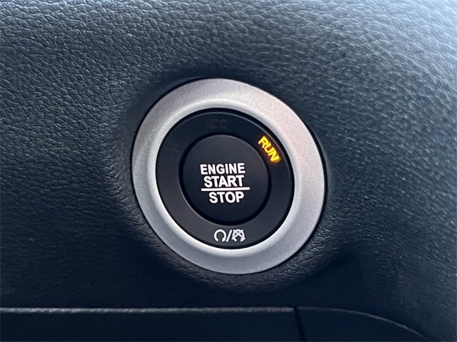 Certified 2026 Chrysler Pacifica Select w/ S Appearance Package image 33