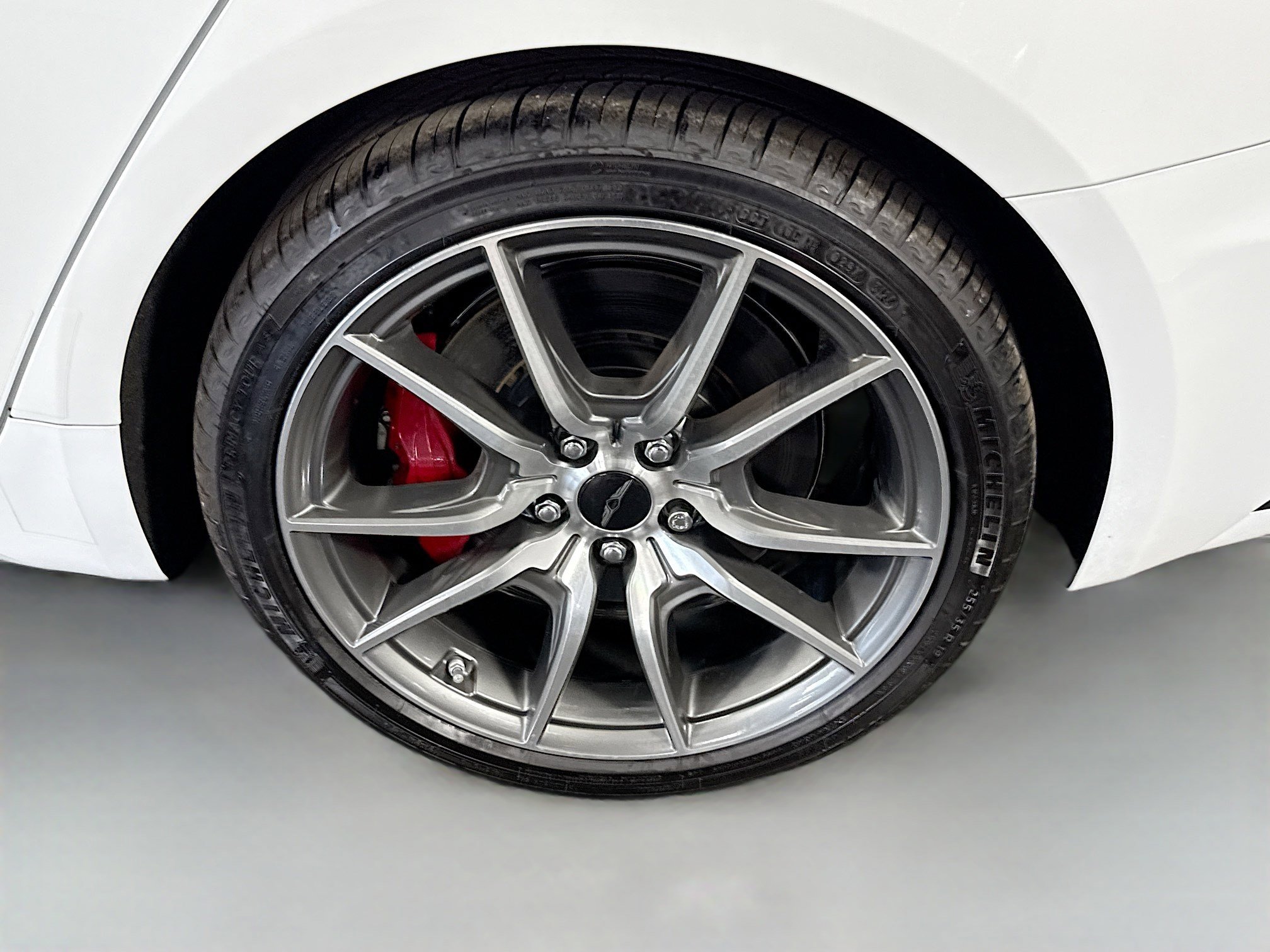 Used 2025 Genesis G70 2.5T image 37