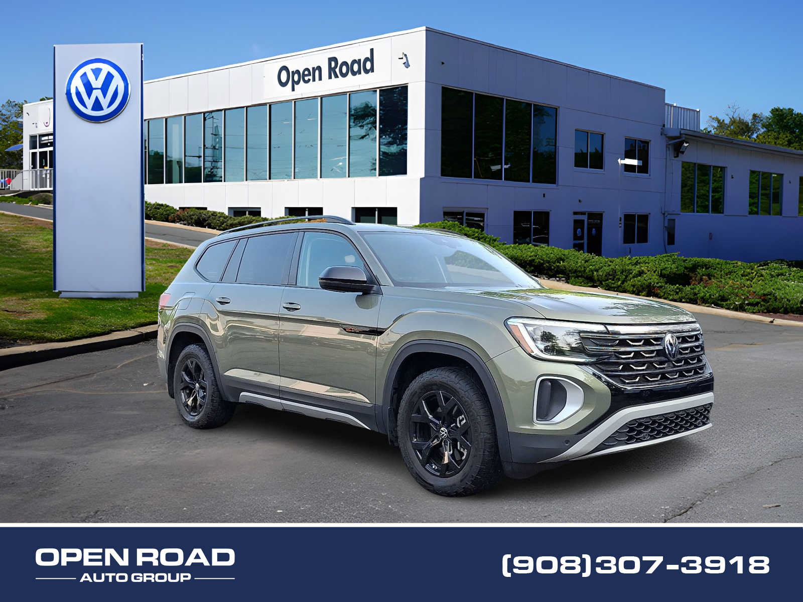 Certified 2024 Volkswagen Atlas Peak Edition SE AWD/4WD image 1