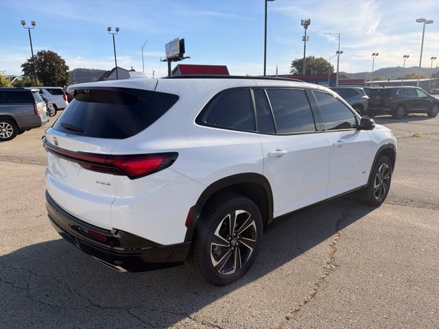 Used 2026 Buick Enclave Sport Touring w/ Power Package AWD/4WD image 5