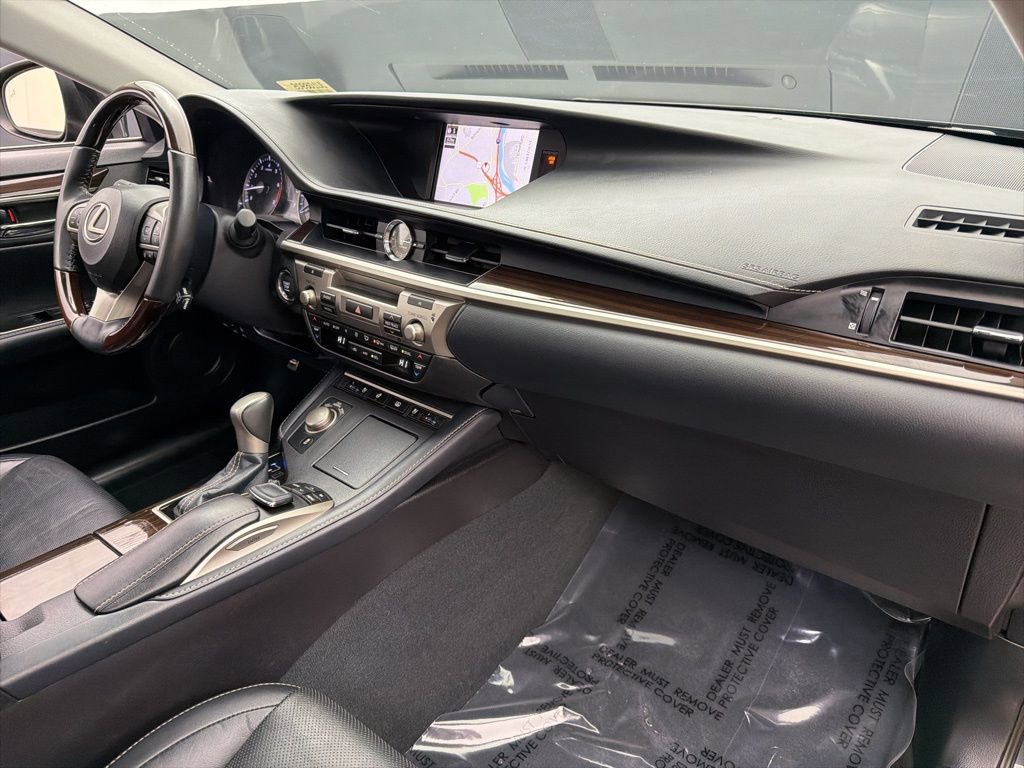 Used 2018 Lexus ES 350 w/ Luxury Package w/Wood Trim image 26