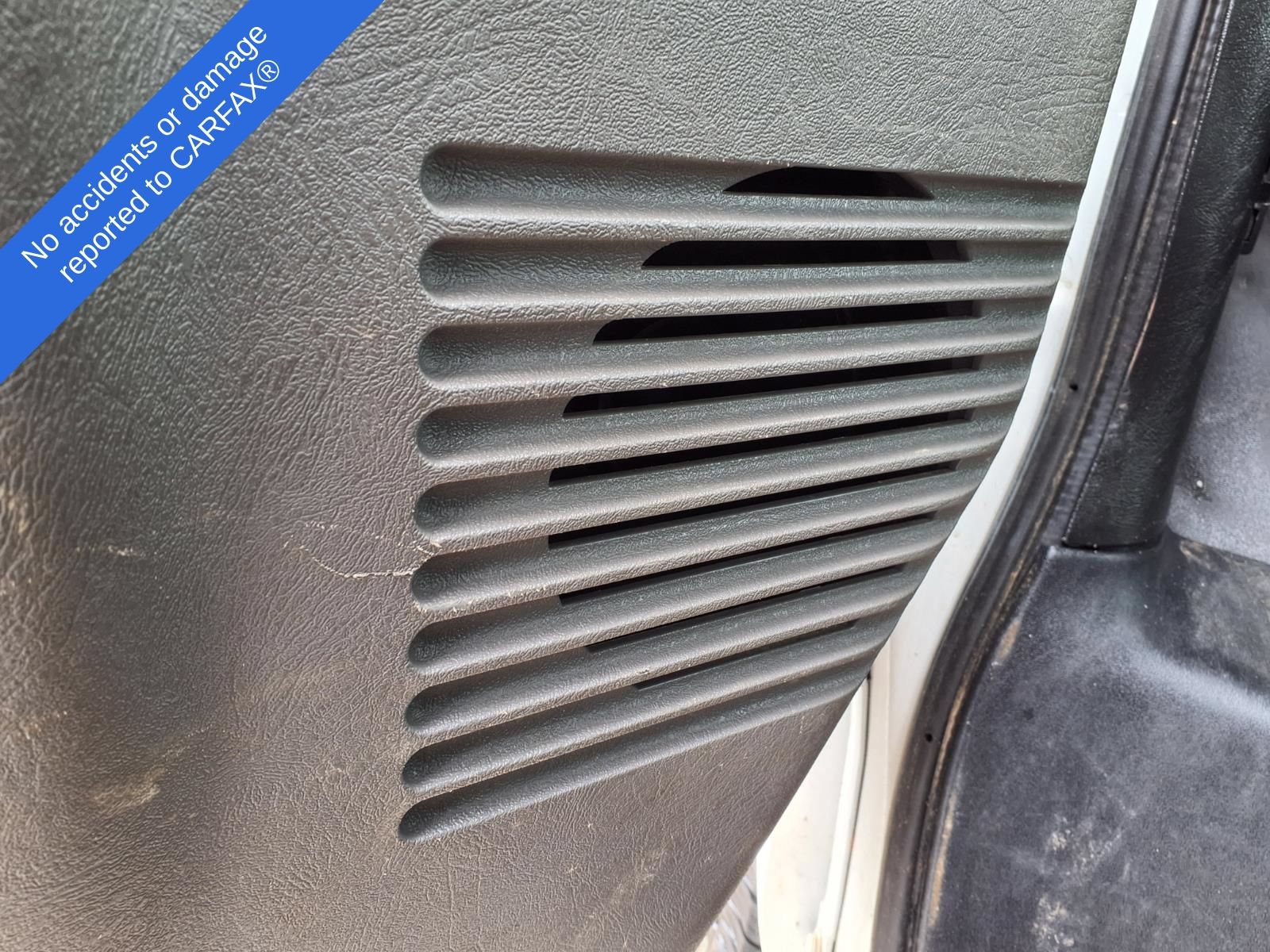 Used 2017 Chevrolet Express 2500 RWD image 19