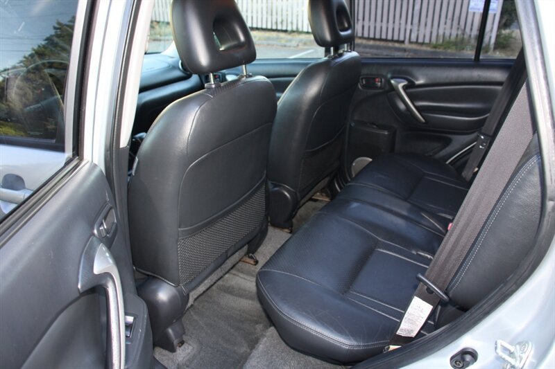 Used 2005 Toyota RAV4 4WD image 15