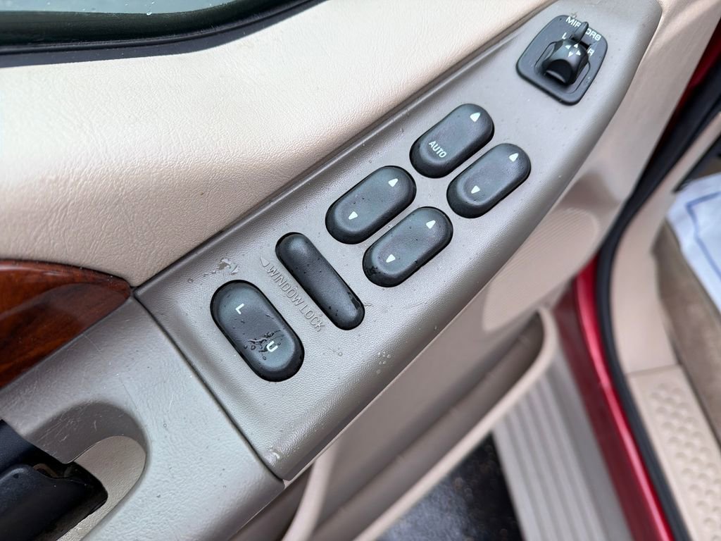 Used 2001 Ford Excursion Limited image 11