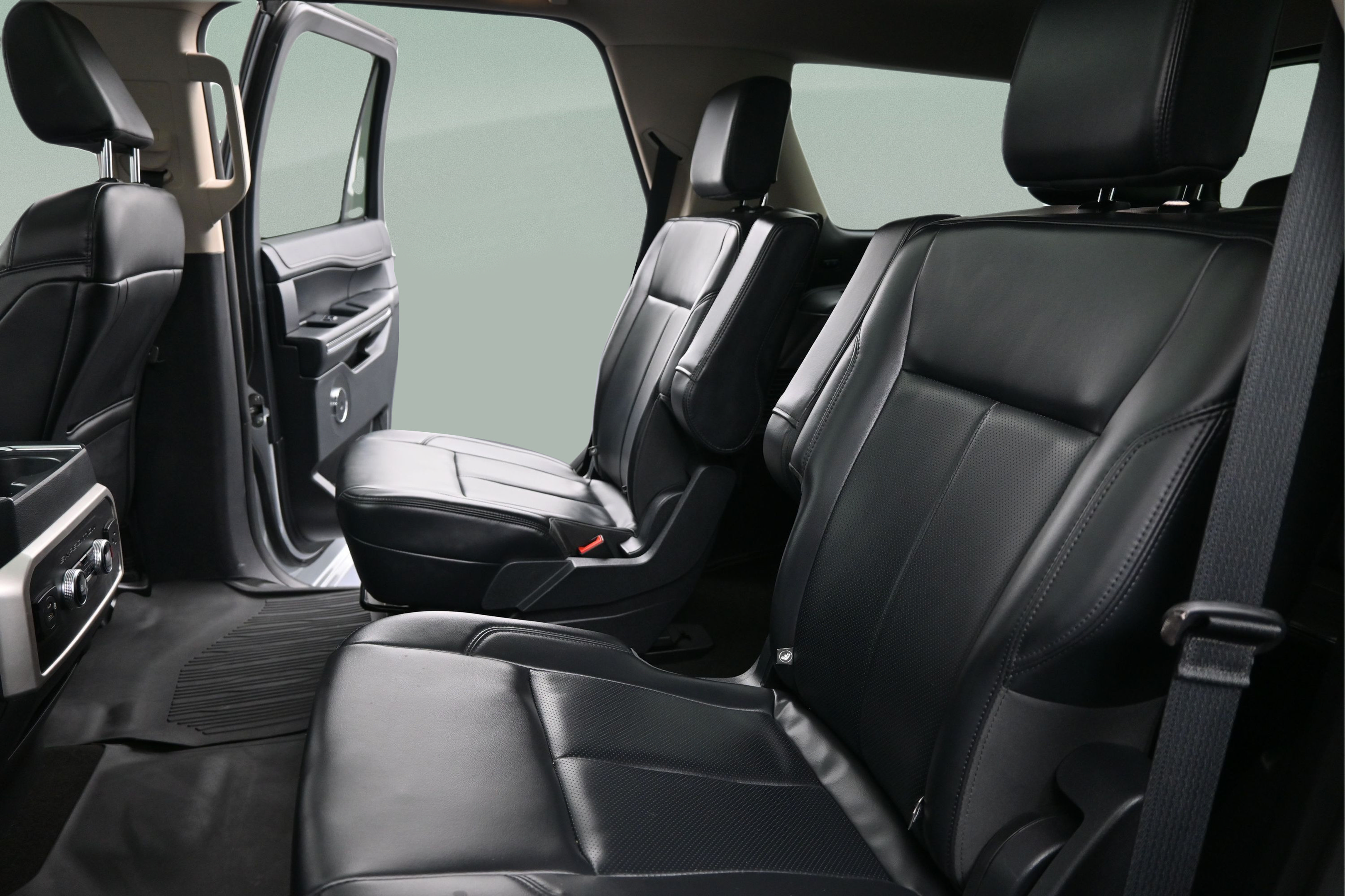 Used 2023 Ford Expedition XLT RWD image 24