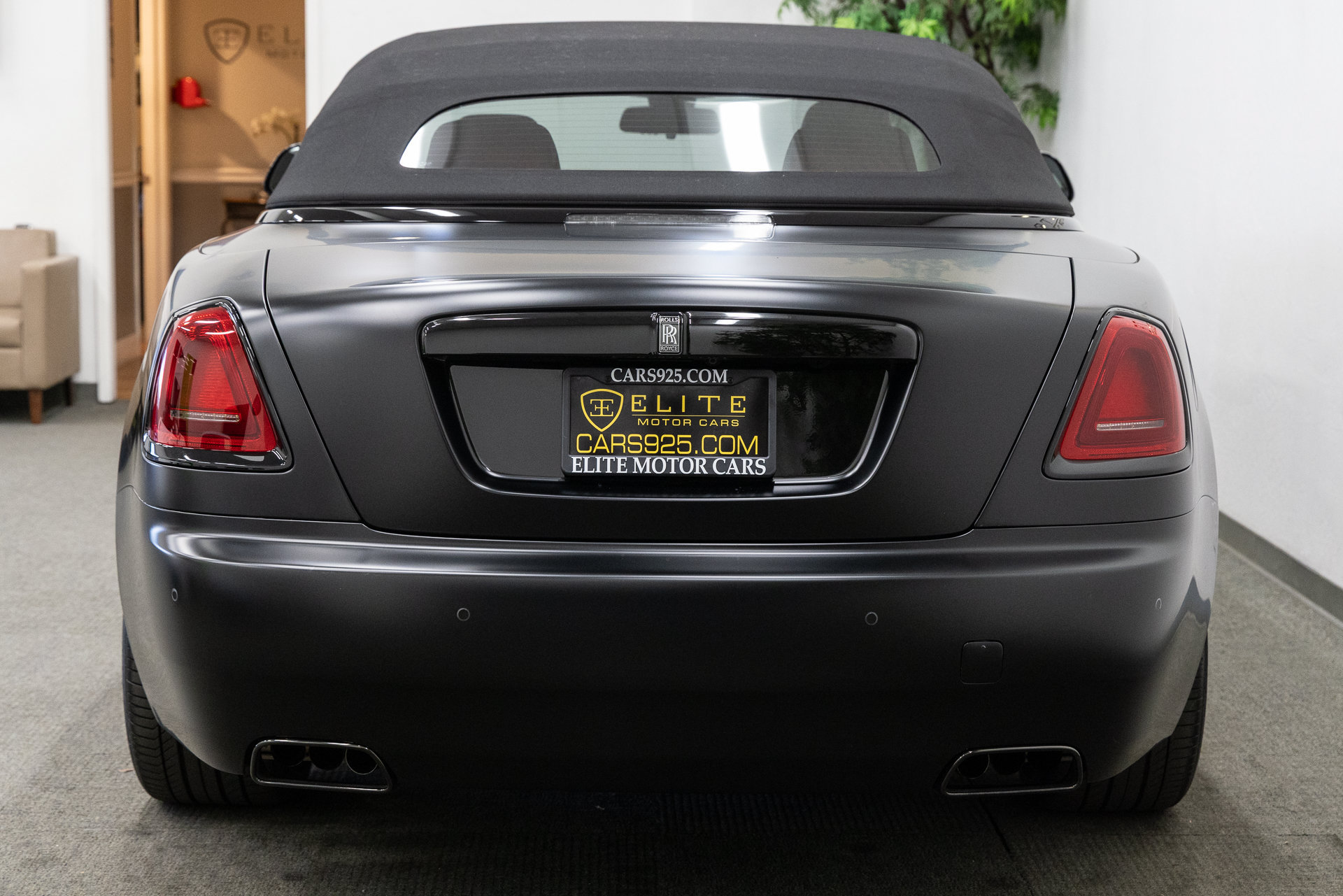 Used 2020 Rolls-Royce Dawn RWD image 28