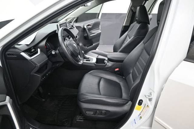 Used 2022 Toyota RAV4 XLE Premium AWD/4WD image 13
