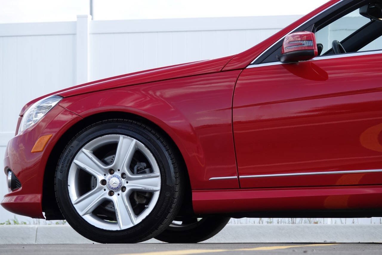 Used 2010 Mercedes-Benz C 300 Sedan image 40