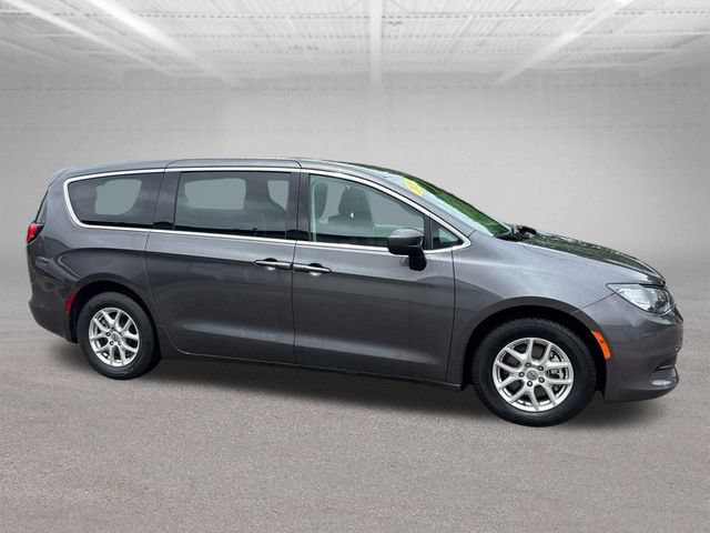 Used 2023 Chrysler Voyager LX FWD image 8