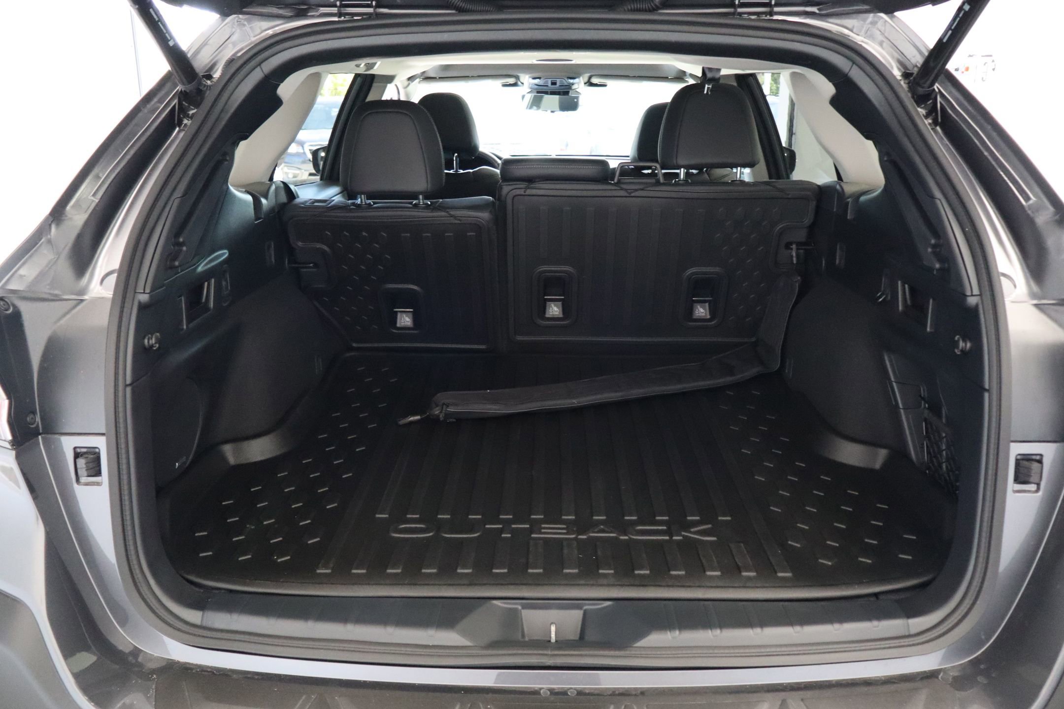 Used 2025 Subaru Outback Touring w/ Popular Package #2 image 28