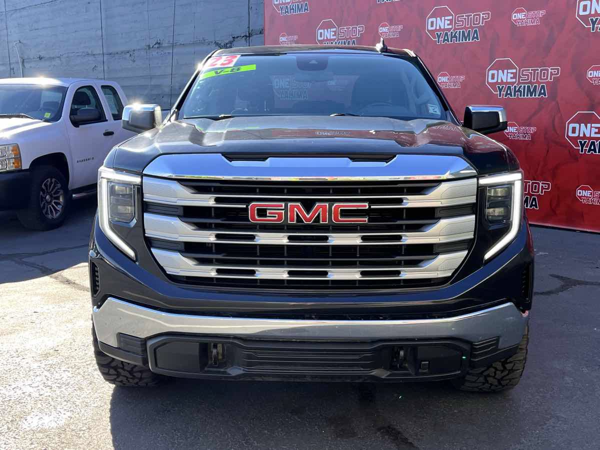 Used 2023 GMC Sierra 1500 SLE w/ Enhanced Capability Package AWD/4WD image 2
