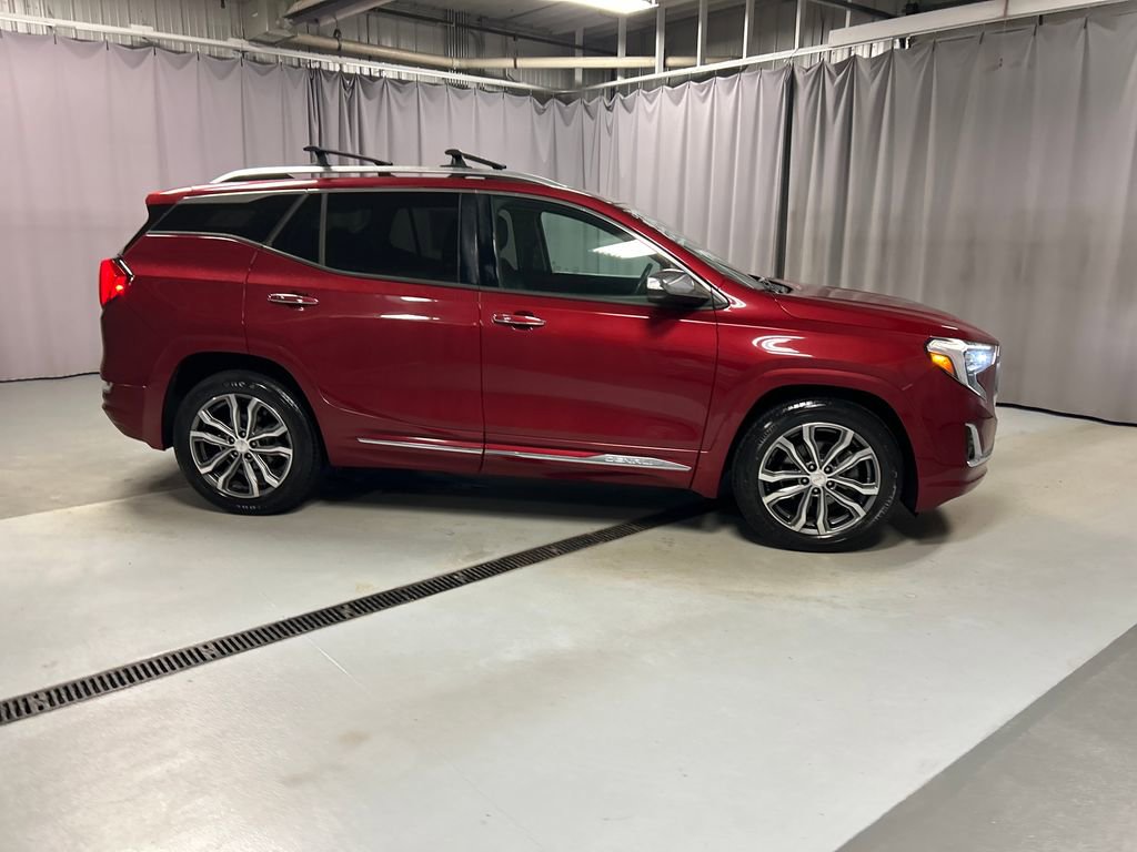 Used 2018 GMC Terrain Denali w/ Comfort Package image 8