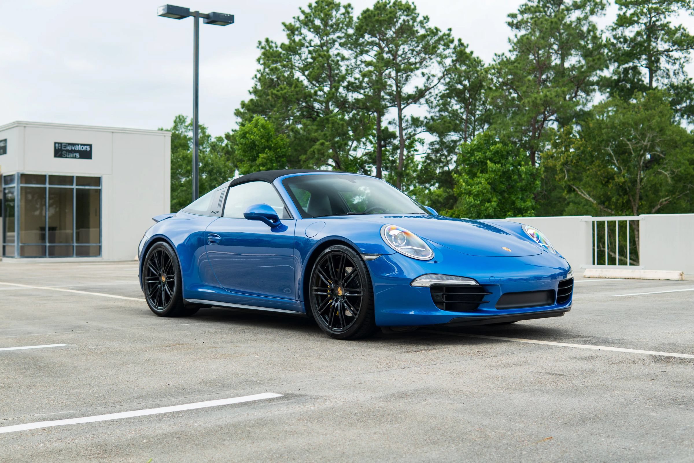 Used 2015 Porsche 911 Targa 4S w/ Sport Chrono Package AWD/4WD image 12