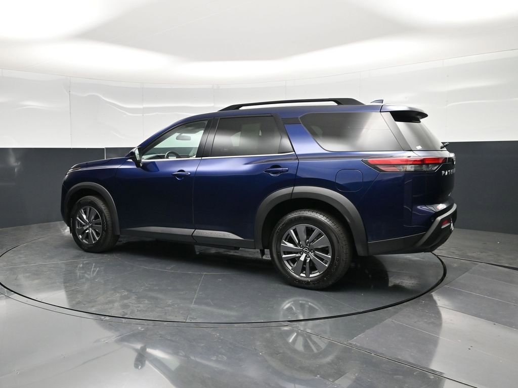 Used 2025 Nissan Pathfinder SV AWD/4WD image 10